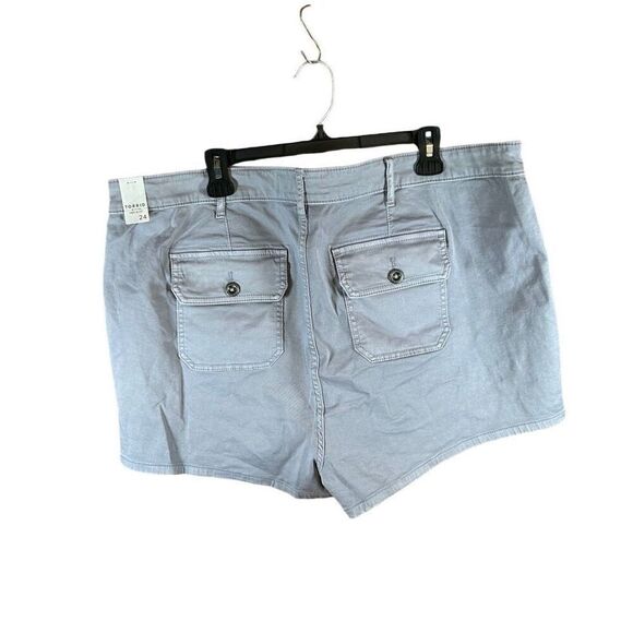 Torrid Grey Size 24 NWT Shorts Button Front - Picture 2 of 6